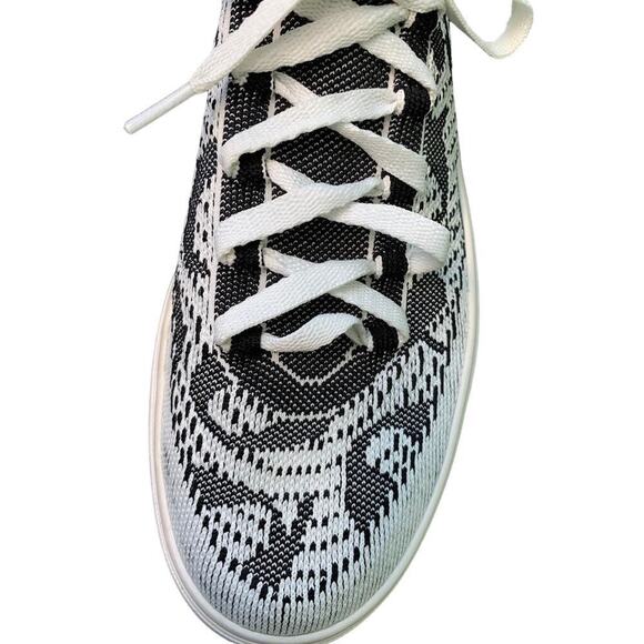 NEW PROTO IRIS D Men's Black & White Woven Logo Sneakers Size 9 /43 - Picture 2 of 8